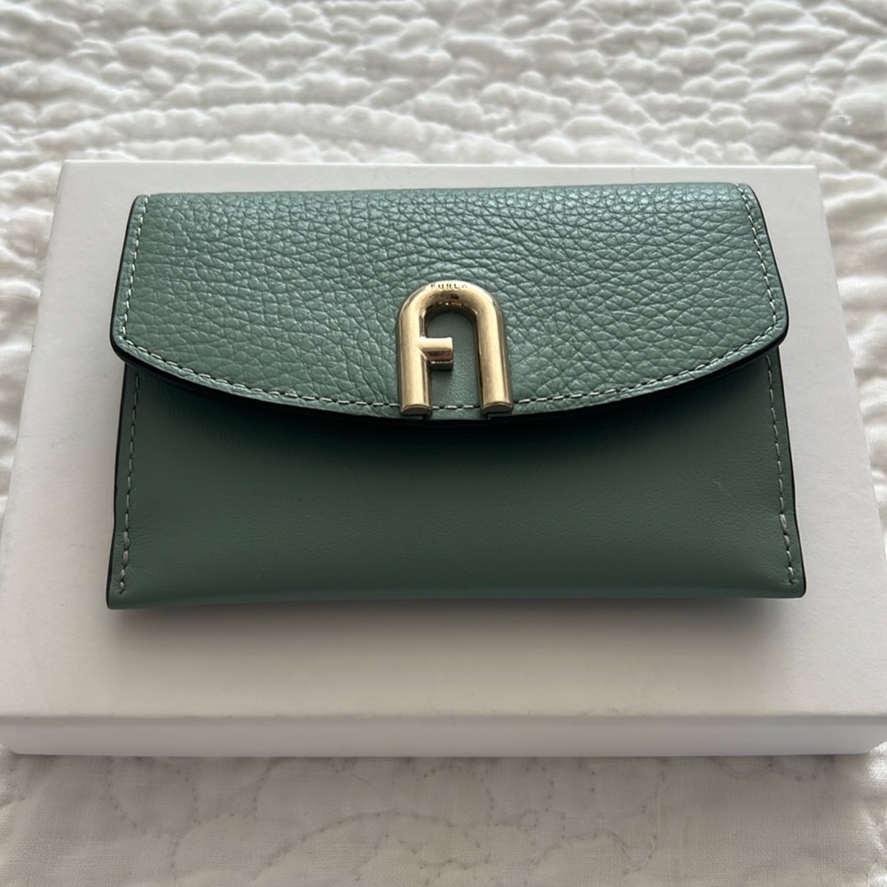 Furla-Never used before-Furla Compact Wallet